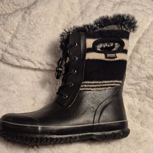 Bogs Arcata Big Kids Size 6 Waterproof Faux Fur Lined Boot